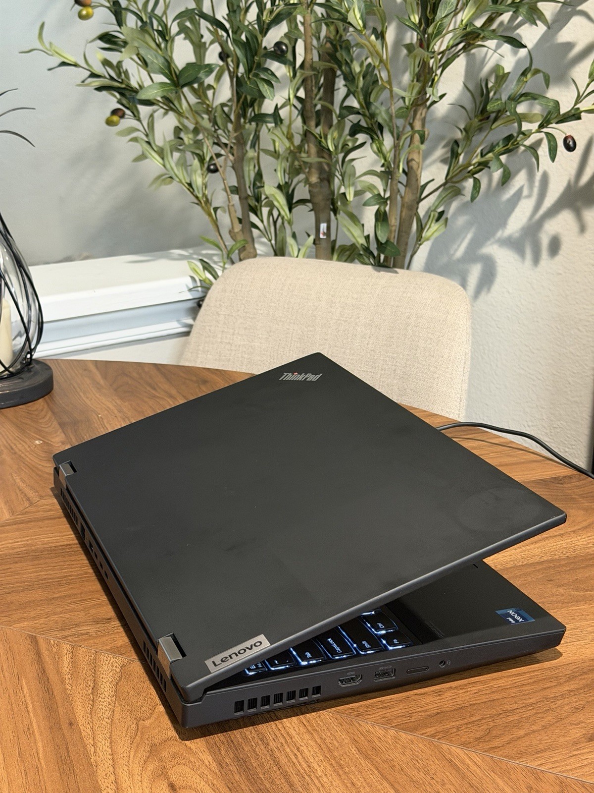LENOVO ThinkPad P15 Gen 2, Xeon-W-11855M, 32 GB, 1TB NVMe, RTX A2000