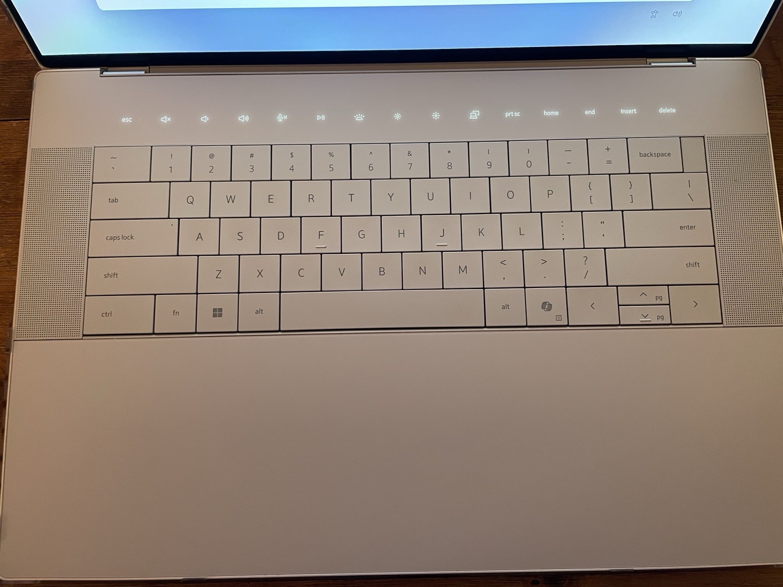Dell XPS 16 9640 16″ FHD+ ULTRA 9 185H 1TB 32GB RTX 4060 8GB Backlit 120Hz wCASE