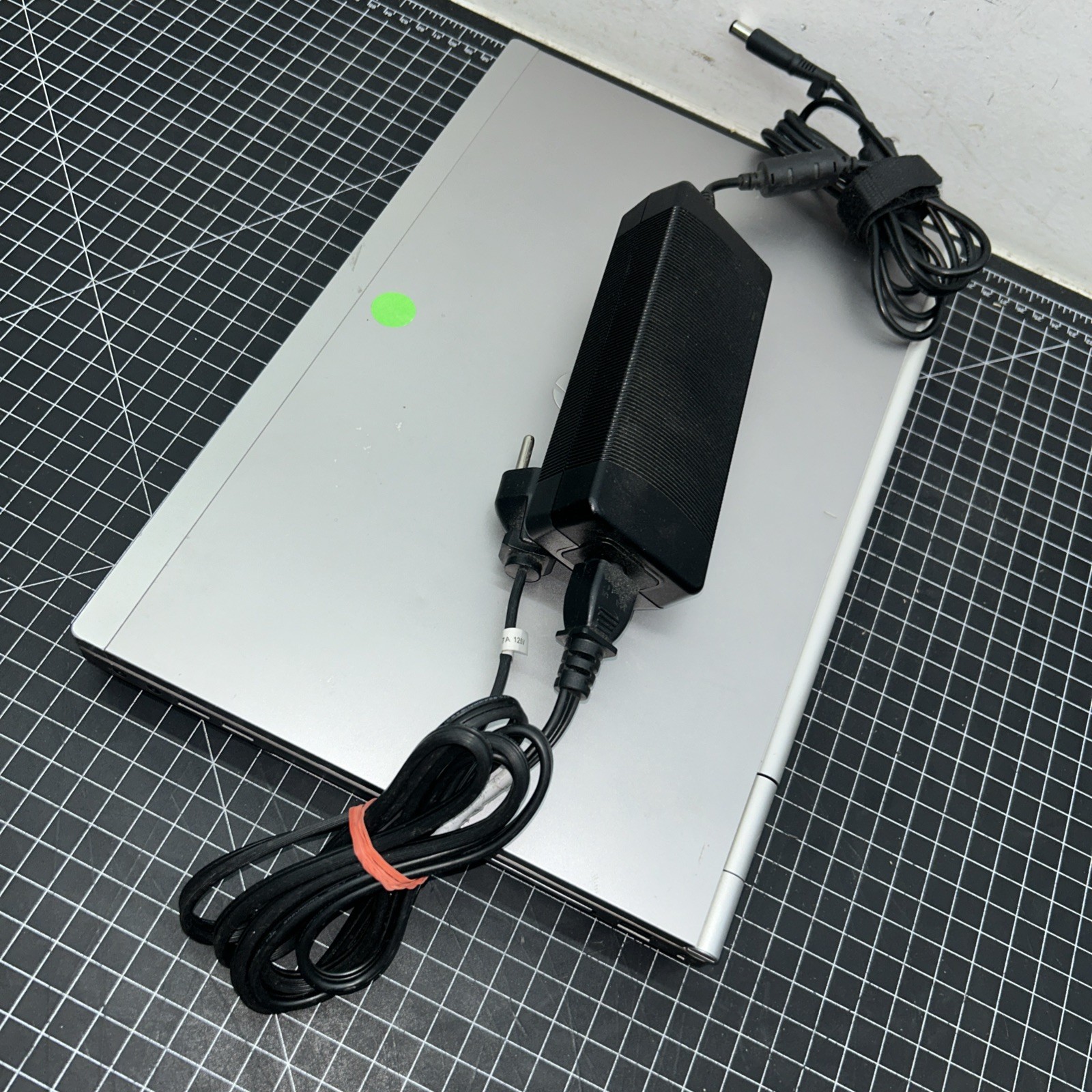 **PARTS/REPAIR**HP Elitebook 8570P Laptop with Power Cord