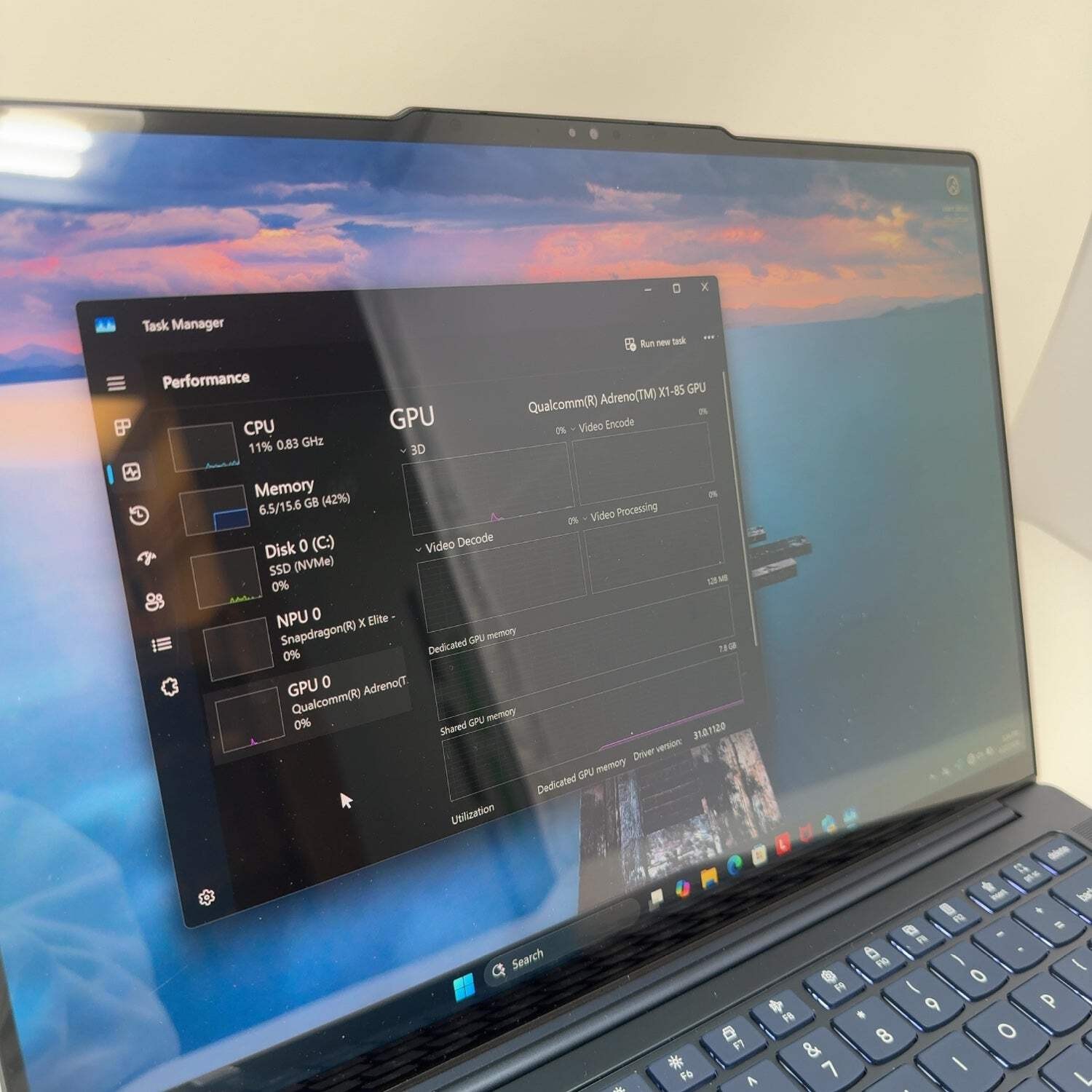 Lenovo Yoga 7 14″ Snapdragon X Eilte 3.4GHz 16GB RAM 512GB SSD