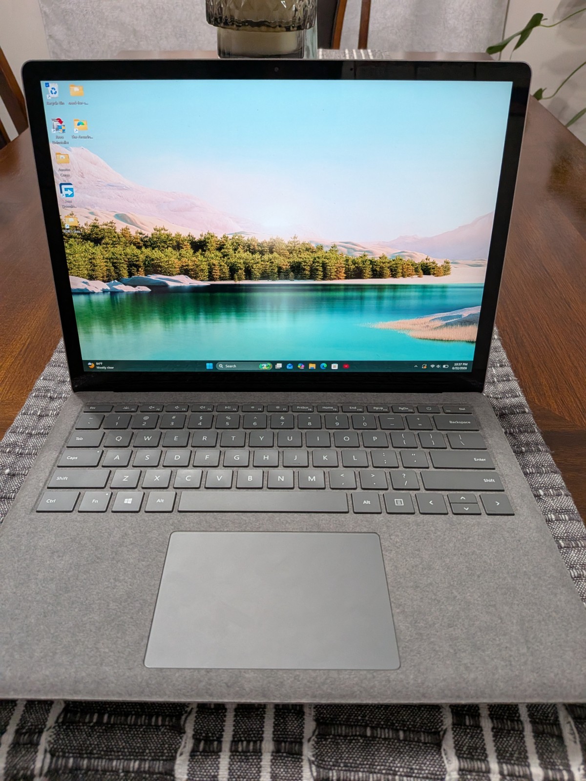 MS Surface Laptop 4 1950 13.5″ | 2.60GHz i5-1145G7 | 8GB RAM | 256GB | w/Dock