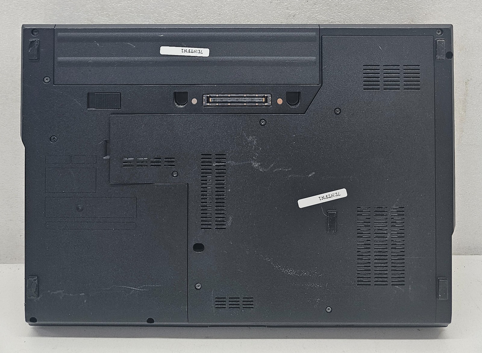 Dell Latitude E5400 14″ Laptop Core 2 Duo P8400 2GB Ram NO HD/OS (FL)