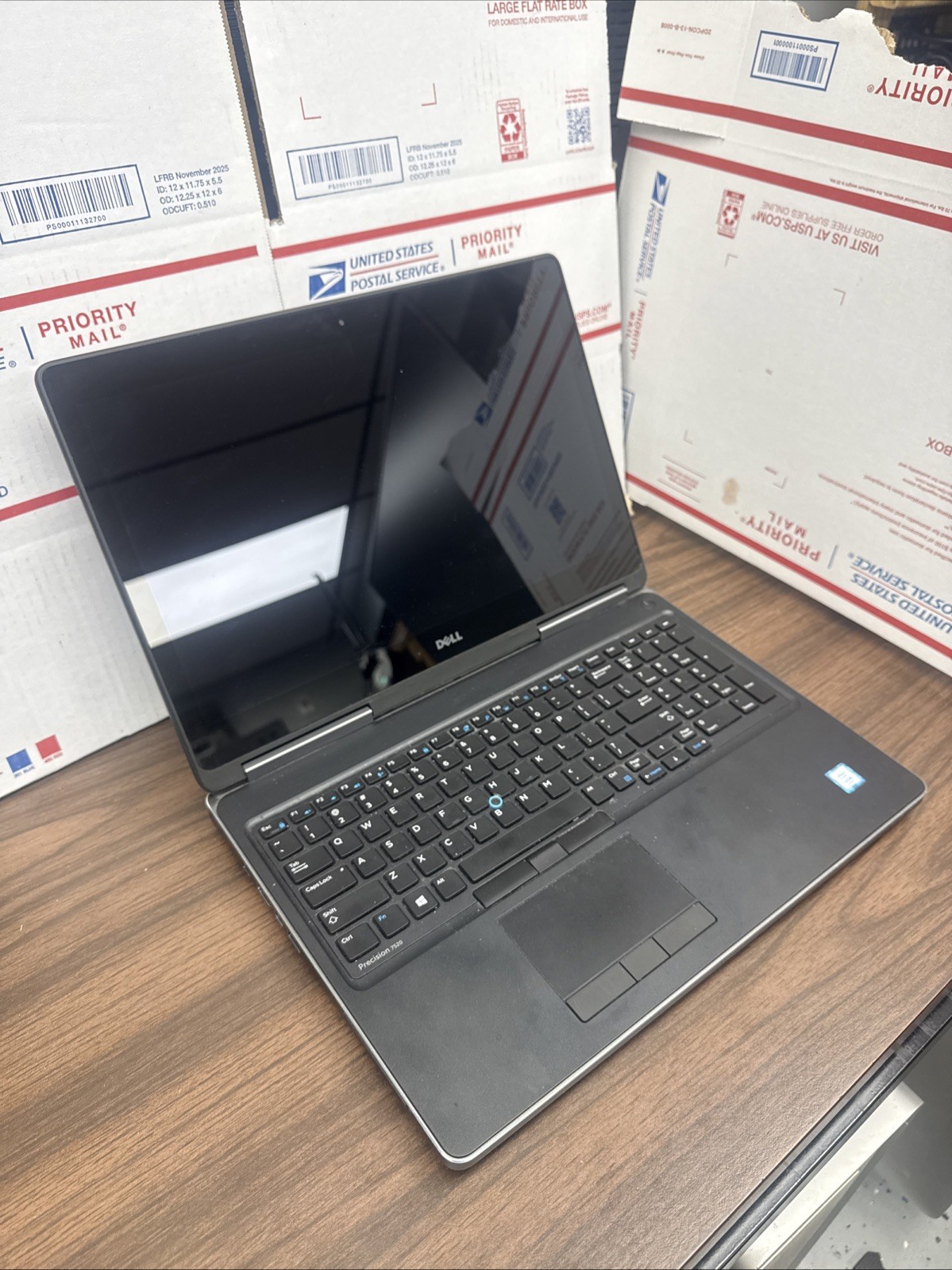 Dell Precision 7520 Touchscreen Xeon E3-1535M v6 16GB RAM 512SSD Quadra M2200