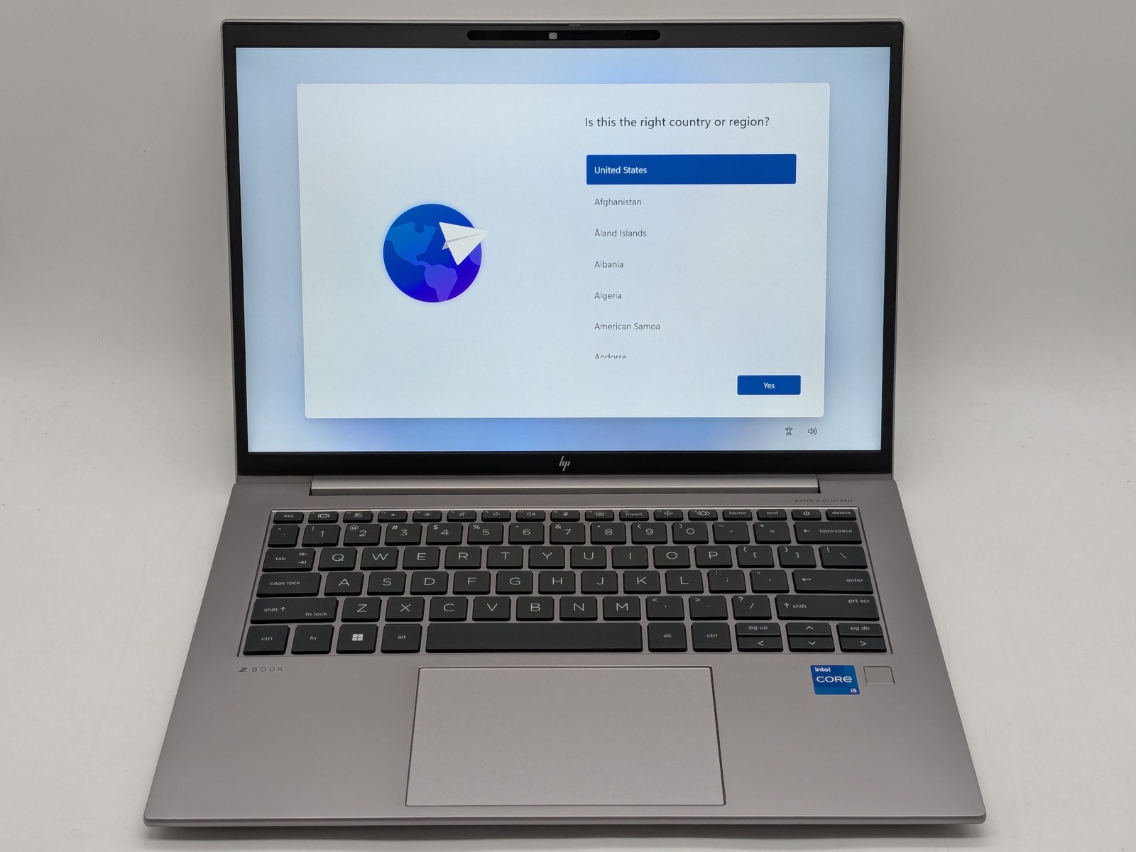 HP ZBook Firefly G10 14″ FHD+ 13TH I5-1350P 512GB SSD 16GB W11P Webcam Backlit