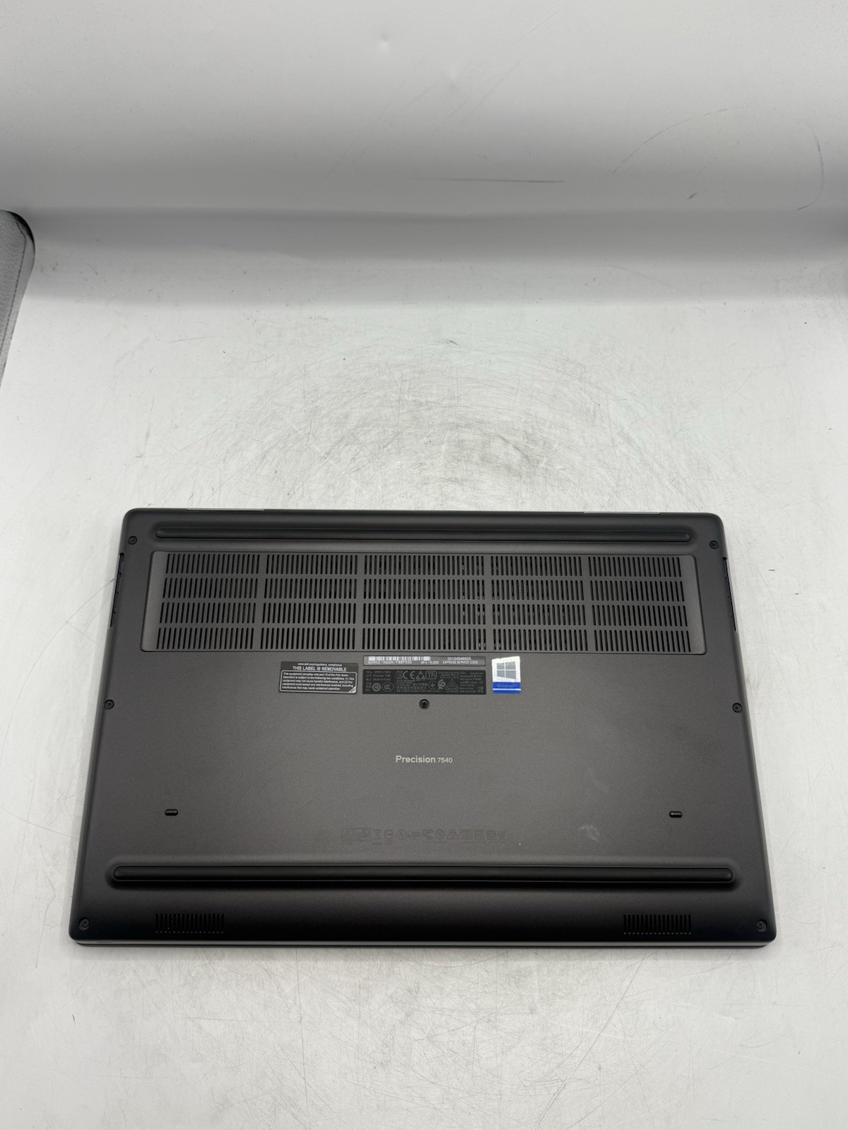 Dell Precision 7540 15.6″ FHD i9-9880H 2.30GHz 32GB RAM 1TB NVMe RTX 3000 Win11P