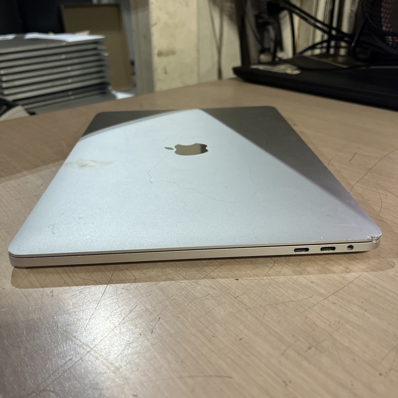 APPLE MACBOOK PRO 13″ TOUCH/2018 CORE I5-8259U 2.3GHZ 8GB RAM 256SSD