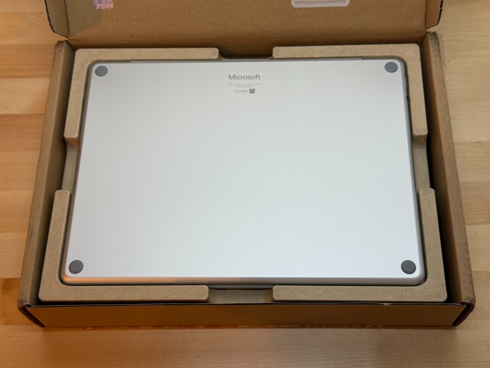 Microsoft Surface Laptop 13.8″ Snapdragon X Plus 16GB 256GB EP2-33442