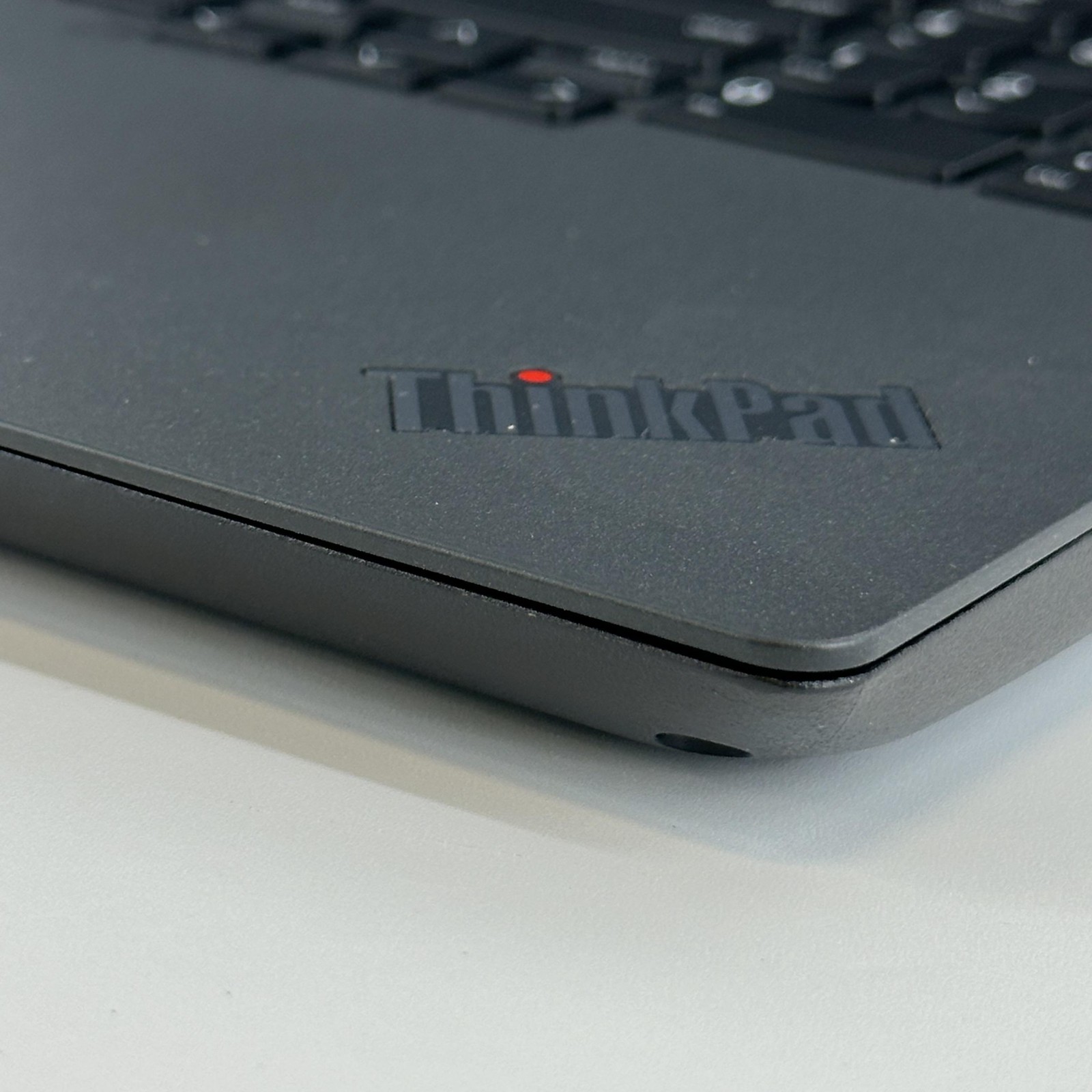 Lenovo ThinkPad P16v Gen 2 UHD+ 1.4 GHz Ultra 7 155H 32GB 1TB SSD RTX 1000 Ada