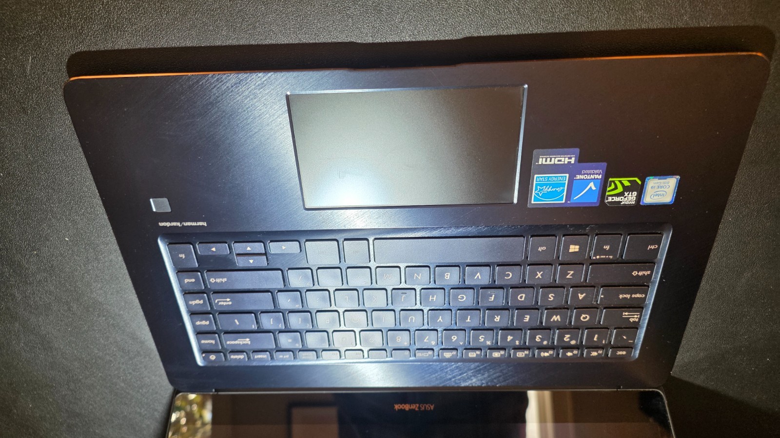 ASUS Zenbook Pro 15 UX580GE i9-8950HK 2TB Disk 16GB RAM Fingerprint + Screenpad