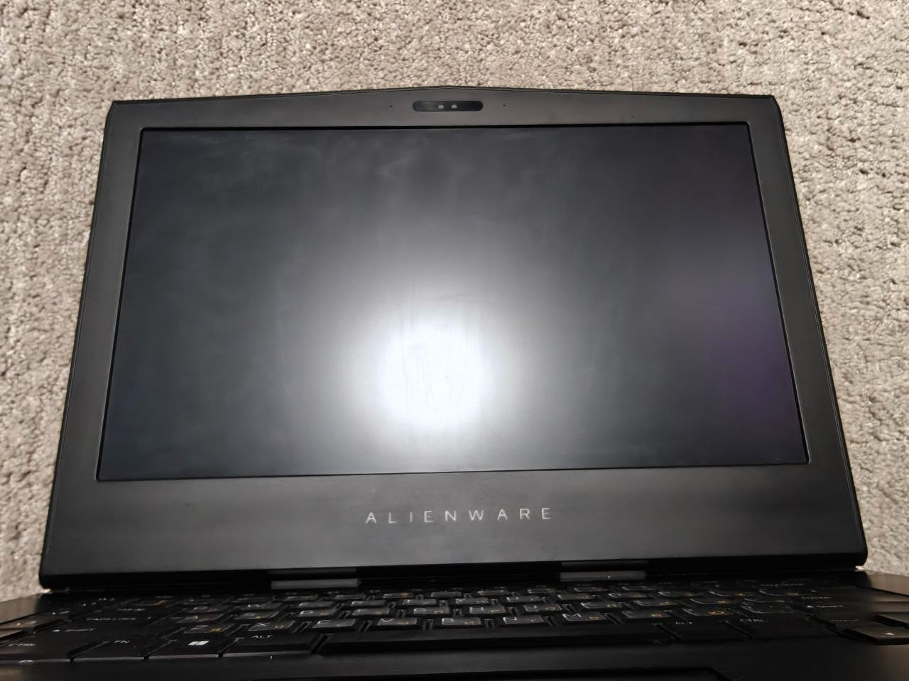 Dell Alienware 15 R3 Intel i7-6700HQ 16GB RAM, 128GB SSD + 1TB HDD, GTX1060 6GB