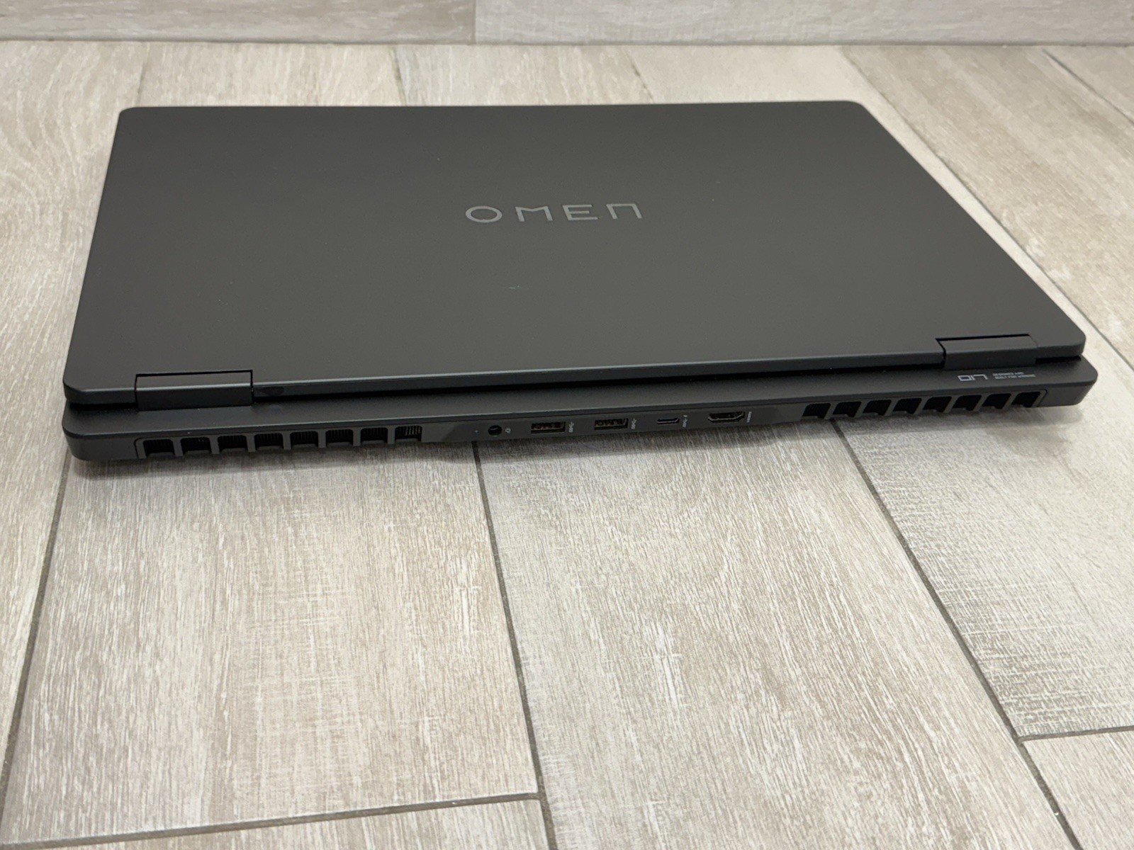 HP OMEN 17 Gaming 17.3″ Ryzen 7 8845HS GeForce RTX 4070 16GB RAM 512GB SSD