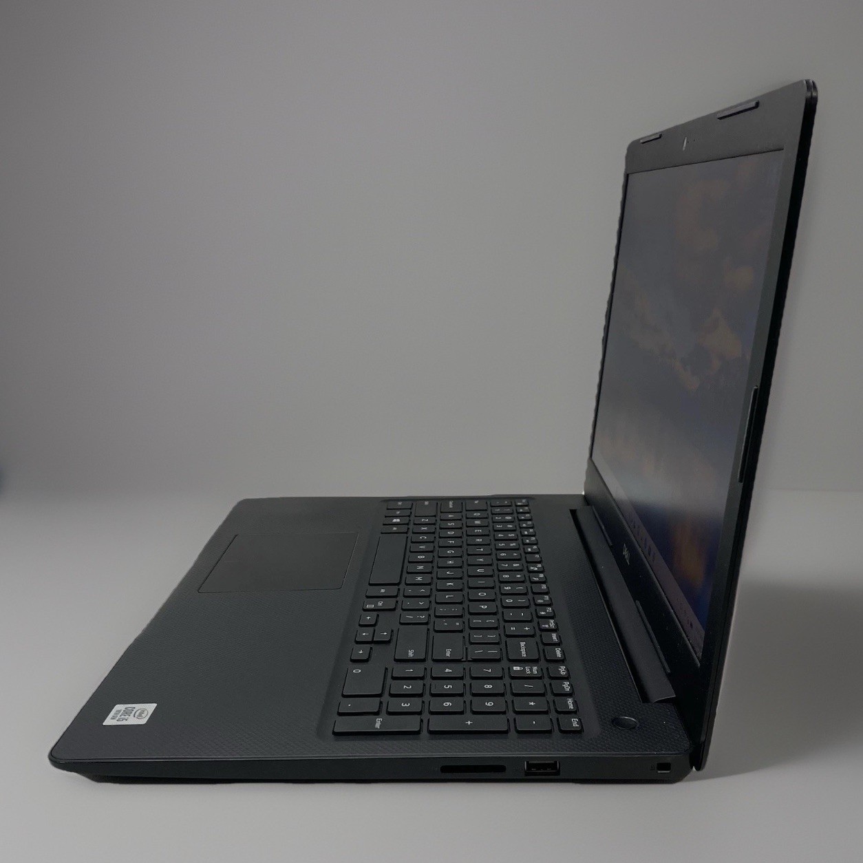 Dell Vostro 3590 15.6″ Core i5-10210U @ 1.60GHz 8GB RAM 512GB SSD Windows 11 Pro