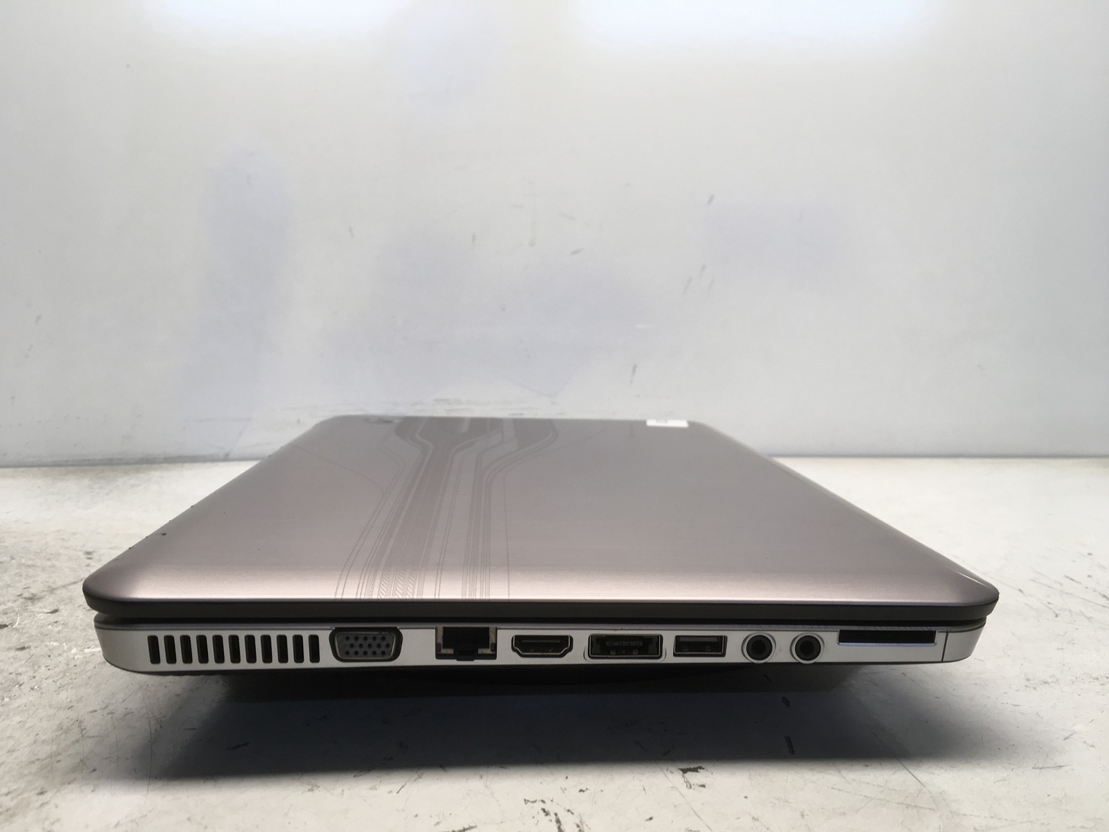 HP Pavilion DV6-3132NR AMD Turion II P540 2400MHz 4 GB NO HDD No Batt
