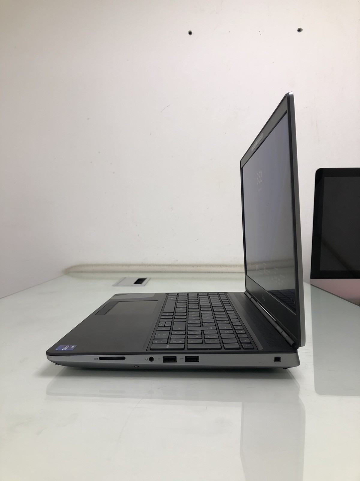 Dell Precision 7560 i9-11950H 64GB 2TB SSD RTX A4000 8GB Mobile Workstation