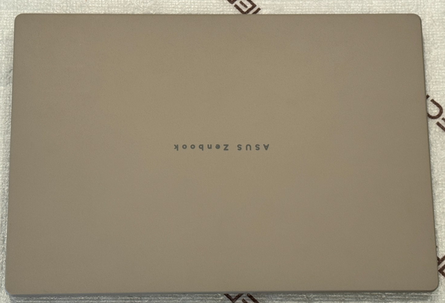 ASUS Zenbook A14 14″ FHD+ OLED Laptop Snapdragon X Plus 16GB RAM 512GB SSD