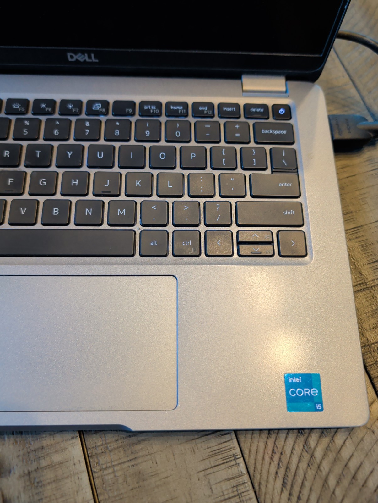 Dell Latitude 5340 13.3″ 13th Gen i5-1335U 8GB DDR5 No SSD. Cracked Screen