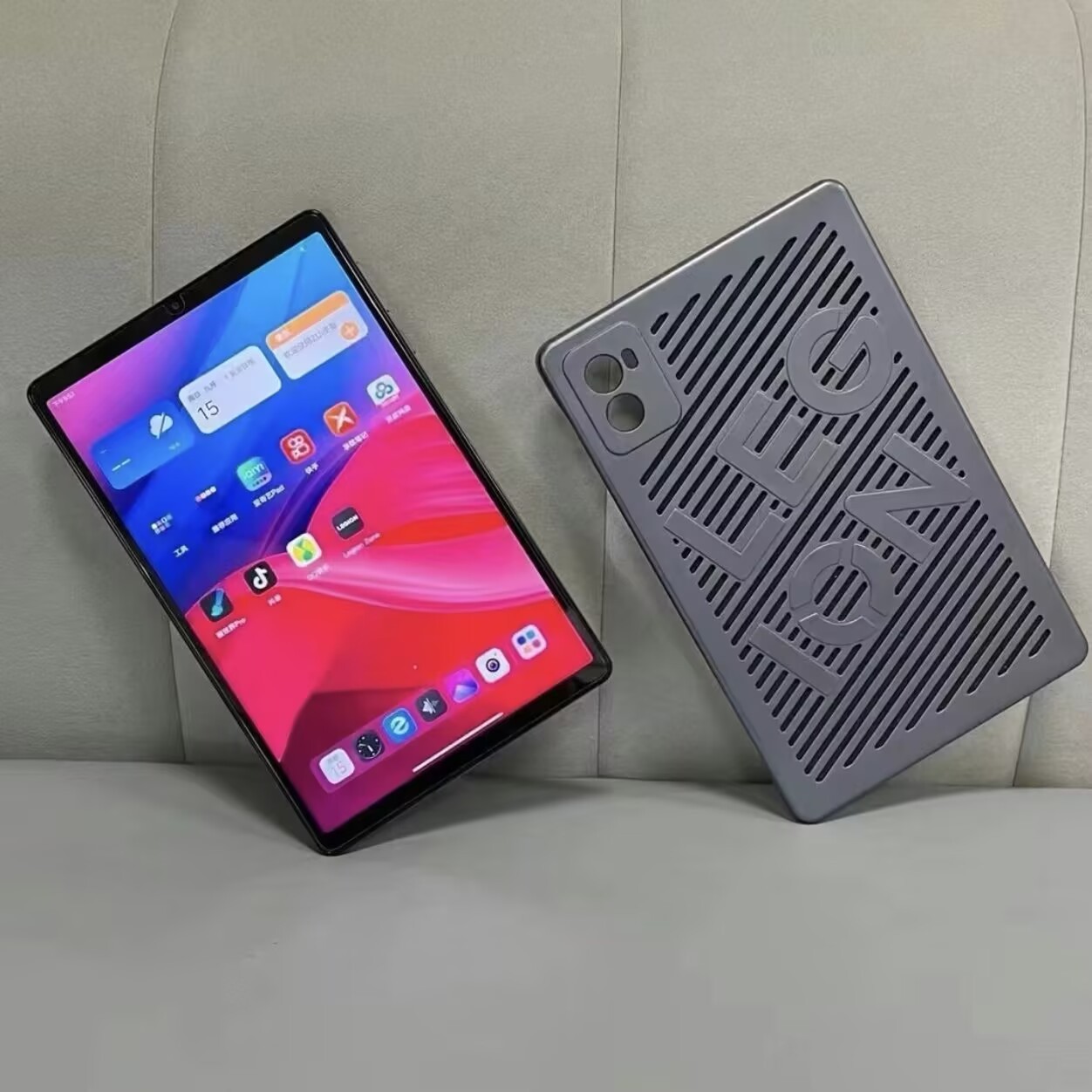 Lenovo Legion Y700 (2023)8.8” 13MP Snapdragon 8+ Gen 1 WIFI Android 6550mAh