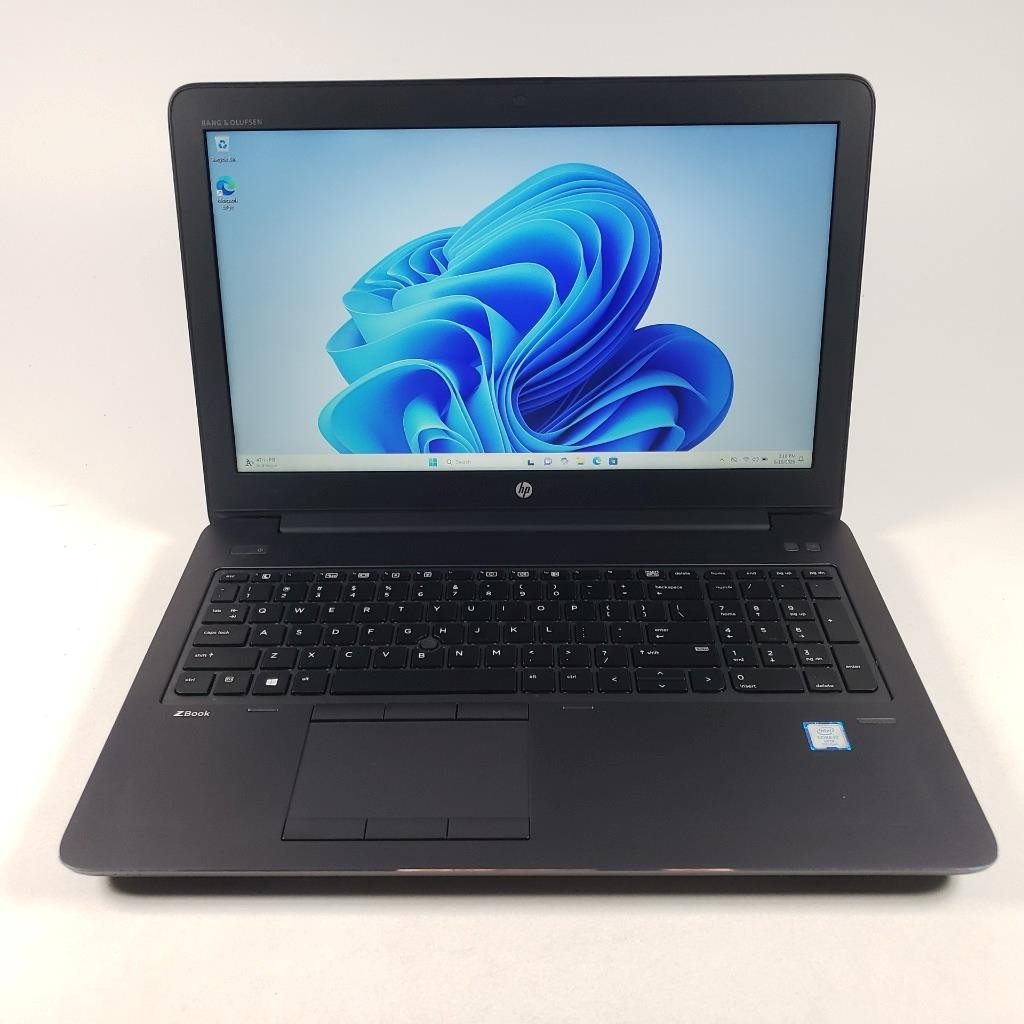 HP ZBook 15 G4 15.6″ i7-7820HQ 2.9Ghz 32GB 1TB NVMe Nvidia Quadro M620 WIN 11