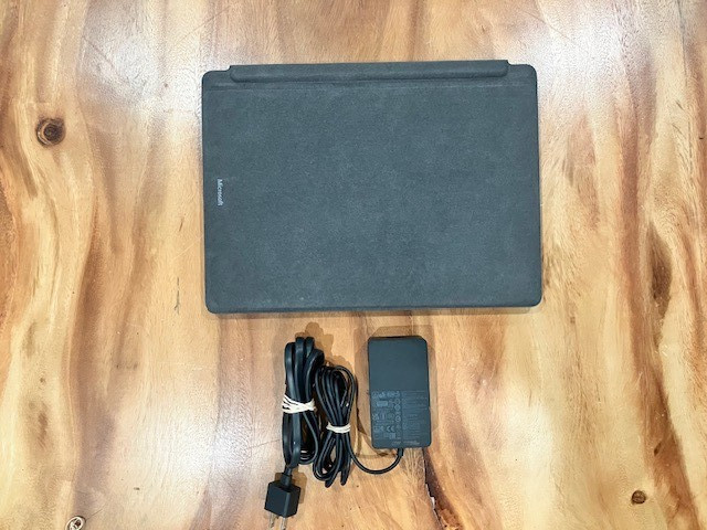Microsoft Surface Pro 8 Business i7-1185G7 16GB RAM 512GB SSD + Keyboard
