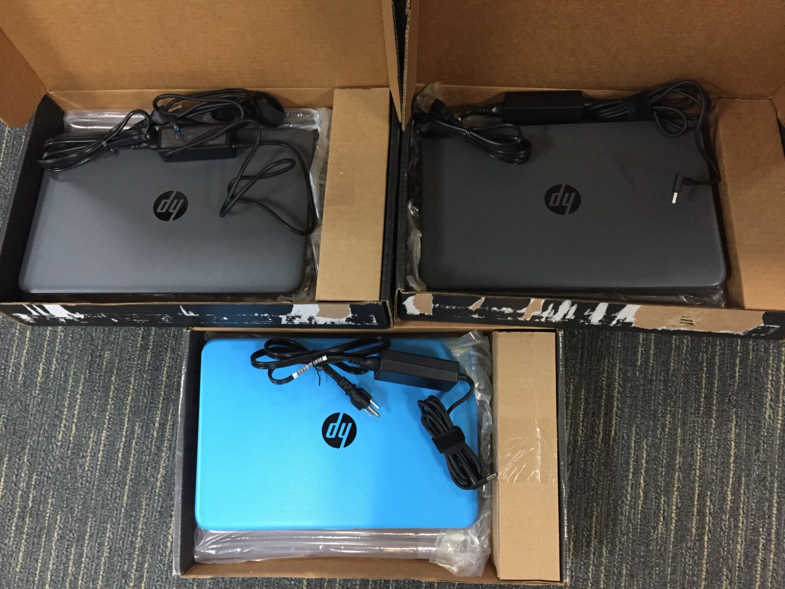 Lot of 3 HP Stream 14-cb012wm 14-cb011wm 14″ Laptop/N3060/4GB/32GB *Bad Battery*
