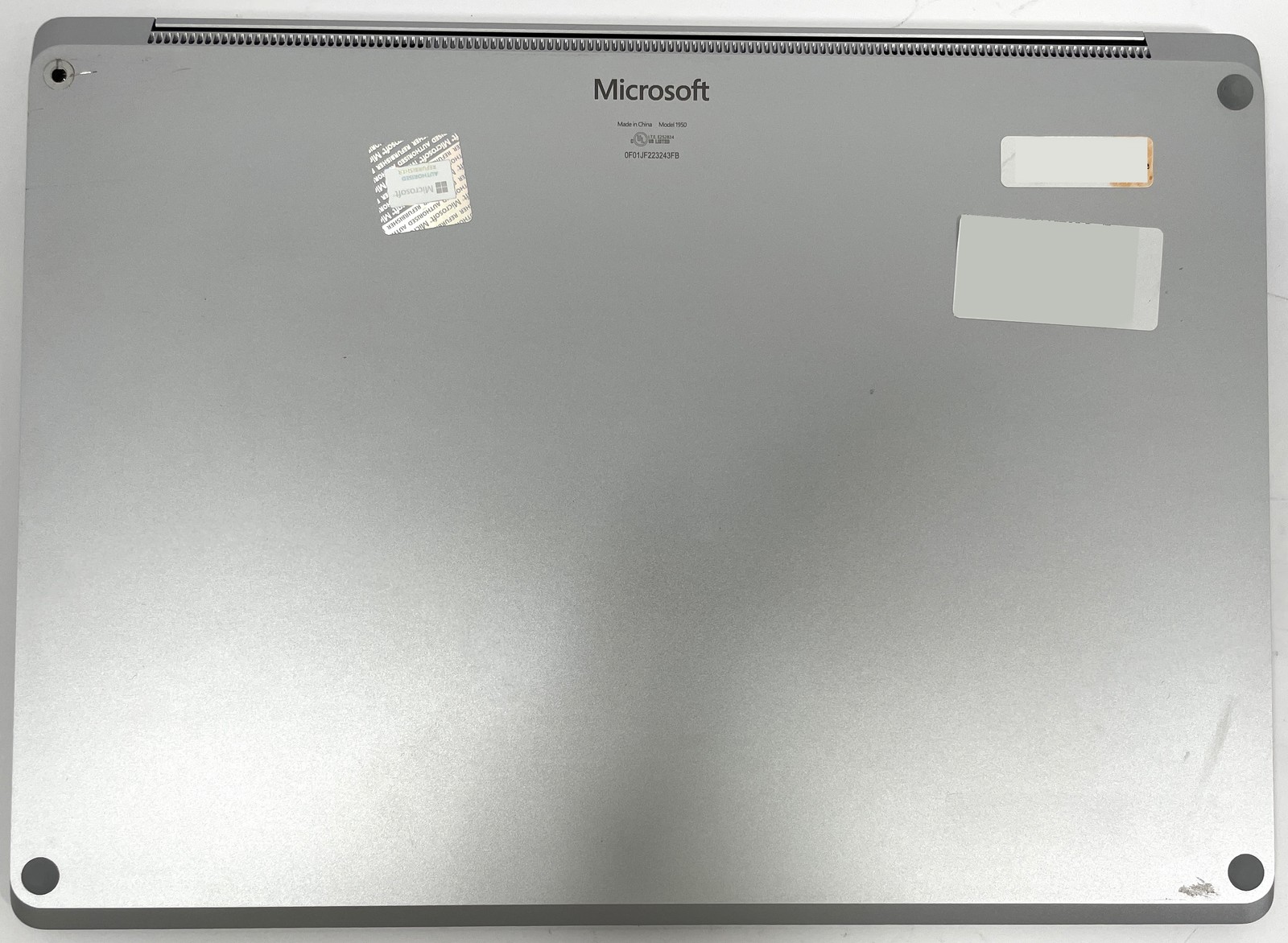 Microsoft Surface Laptop 5 1950 i7-1265U 512GB SSD 16GB RAM Iris Xe – Win 11 Pro