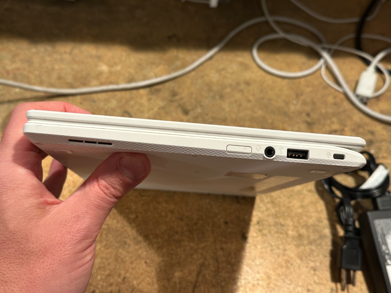 Acer ChromeBook N1Q10 CB3-131 Series White Working w Adapter