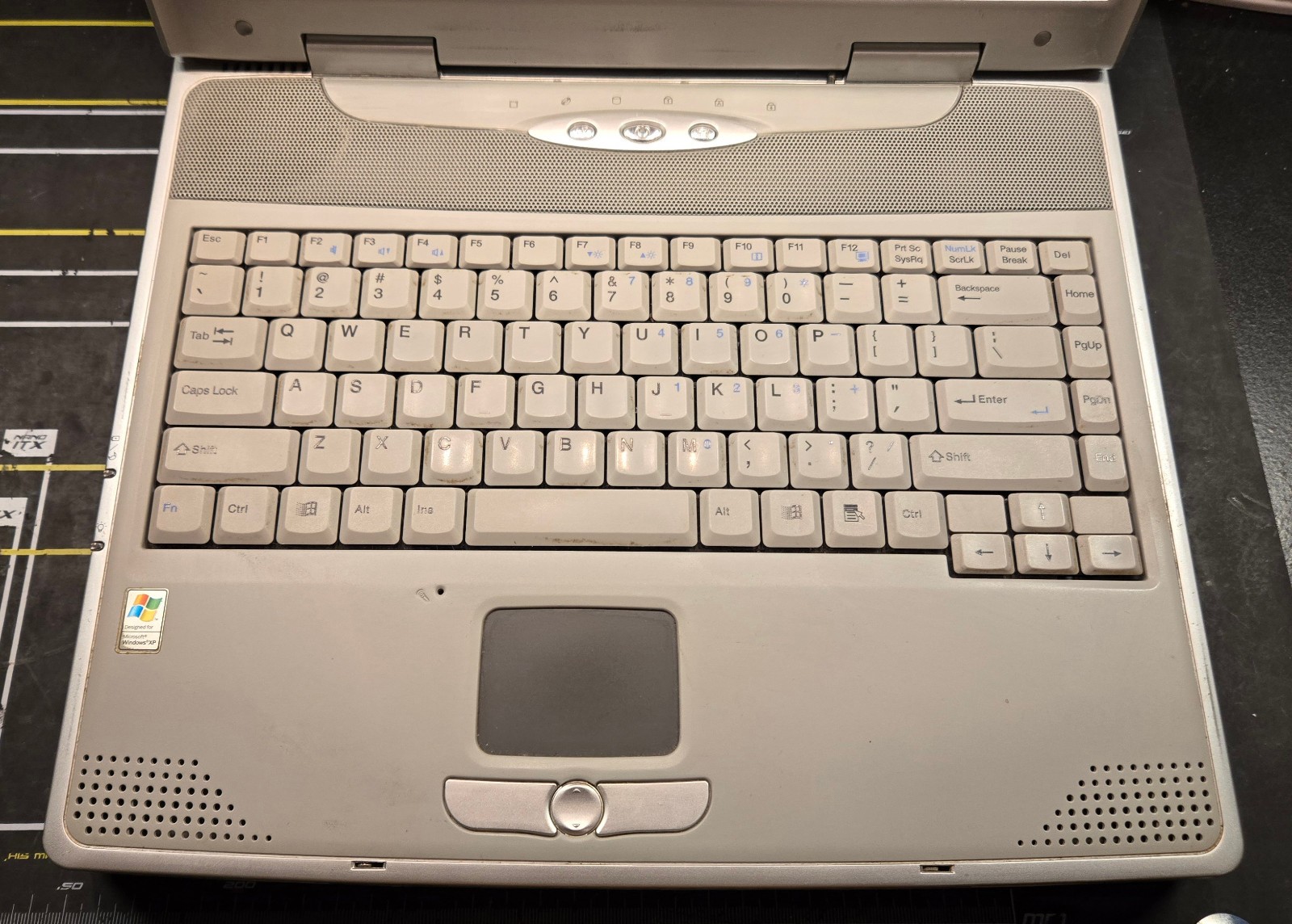 Vintage Nobilis Green731 (Intel Pentium 4 @ 1.80 GHz, 768 MB RAM, WinXP Home)