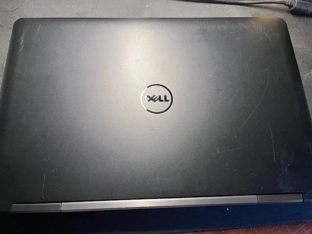 Dell Laptop Linux Mint Cinnamon 8GB Ram,New Fast 256GB SSD, New Battery, Bin A