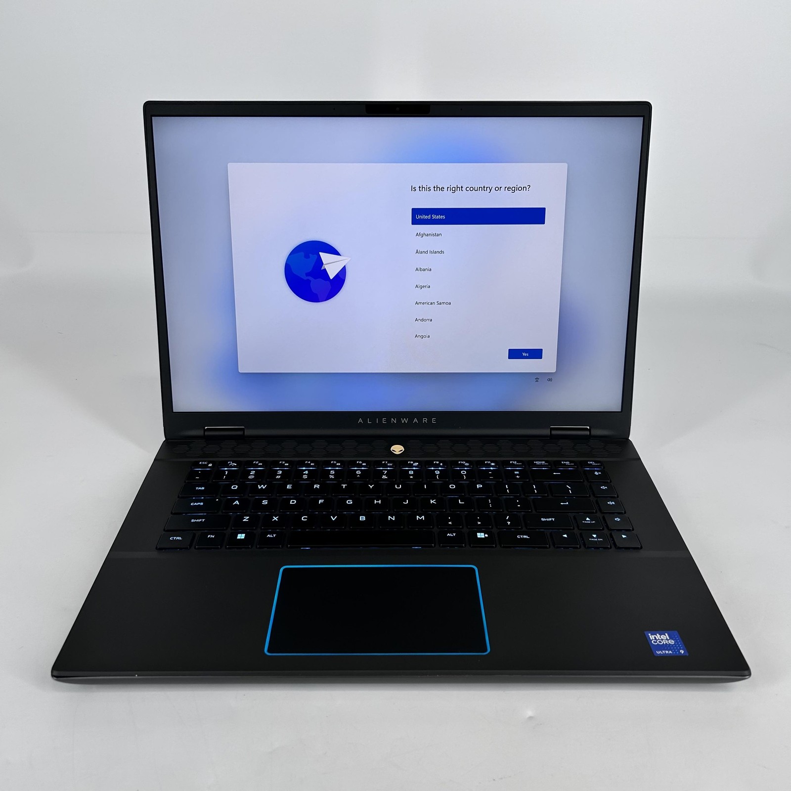 Dell Alienware M16 R2 240Hz QHD+ 2.5 GHz Ultra 9 185H 32GB 1TB SSD RTX 4070 Good