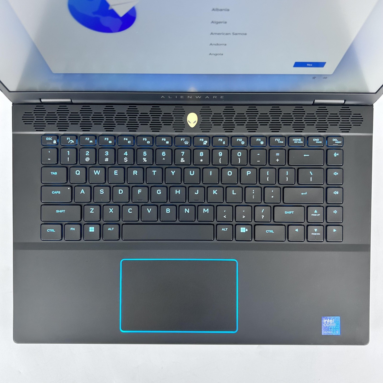 Dell Alienware M16 R2 240Hz QHD+ 2.3 GHz Ultra 9 185H 64GB 2TB SSD RTX 4070