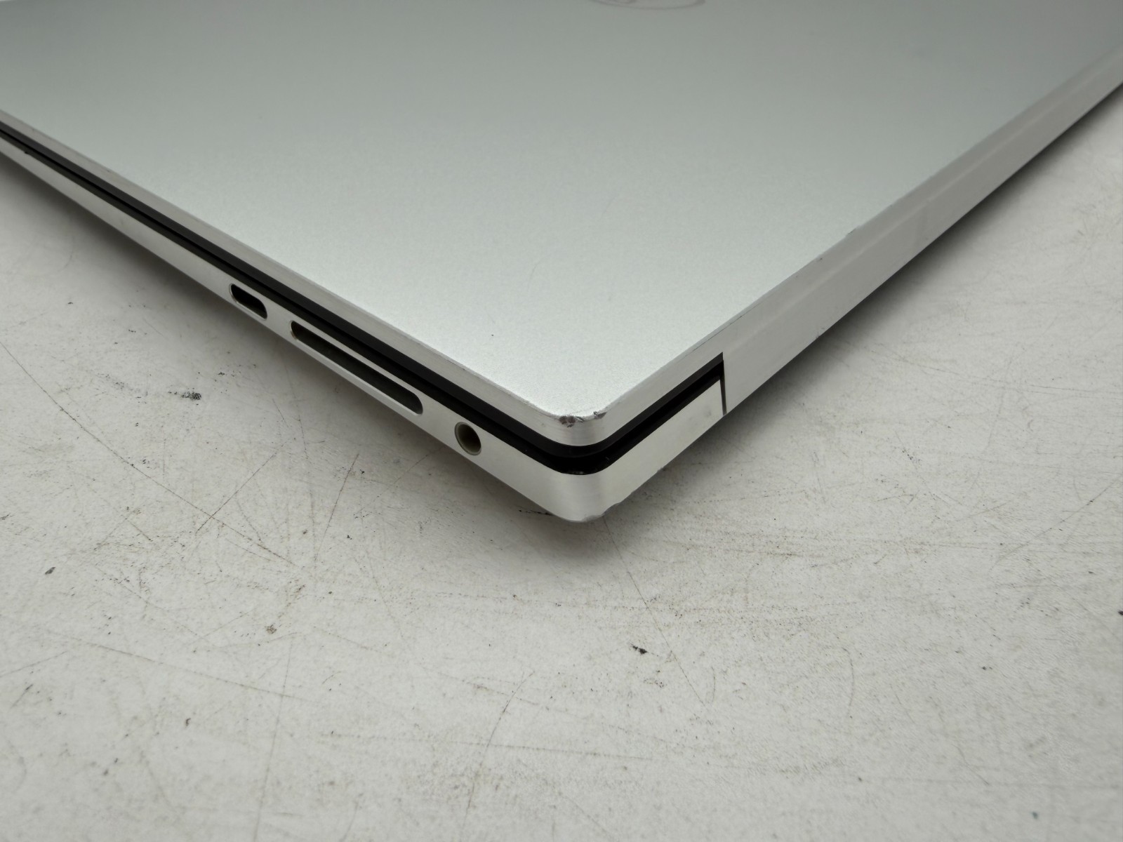 Dell XPS 15 9500 15.6″ 512 GB SSD 8 GB RAM i5-10300H Windows 11 Pro