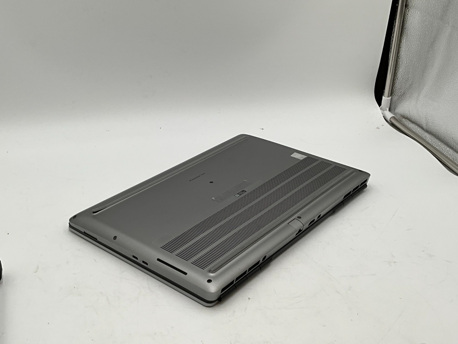 DELL Precision 7550 i7-10850H 2.70gh 64gb 1TB T2000 15.6″ LAPTOP 5BP2043