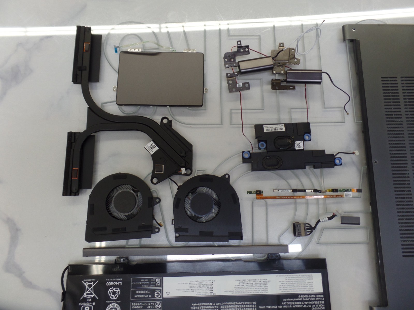 Genuine Lenovo Yoga 730-15IKB 15.6″ Series Parts Battery/Trackpad/heatsink etc.