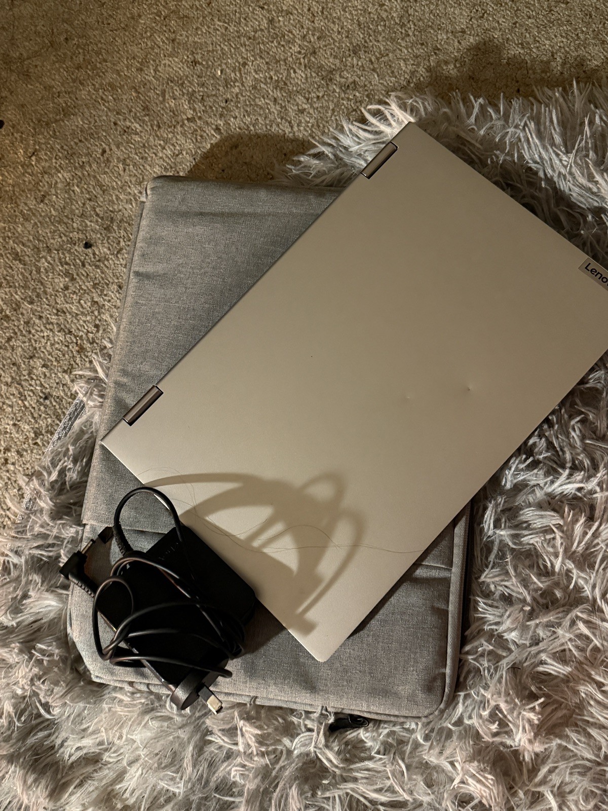 Lenovo IdeaPad Flex 5 14ITL05 14″ (8GB RAM, Core i3)