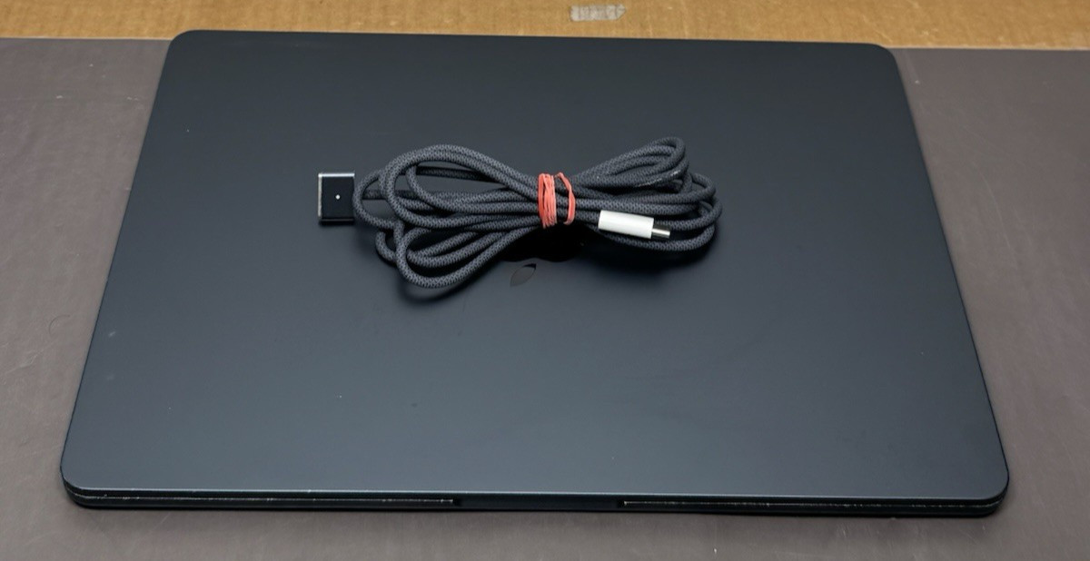 Apple Macbook Air 13.6″M2 Midnight 256GB SSD 16GB, 99% battery, MC7X4LL/A, A2681