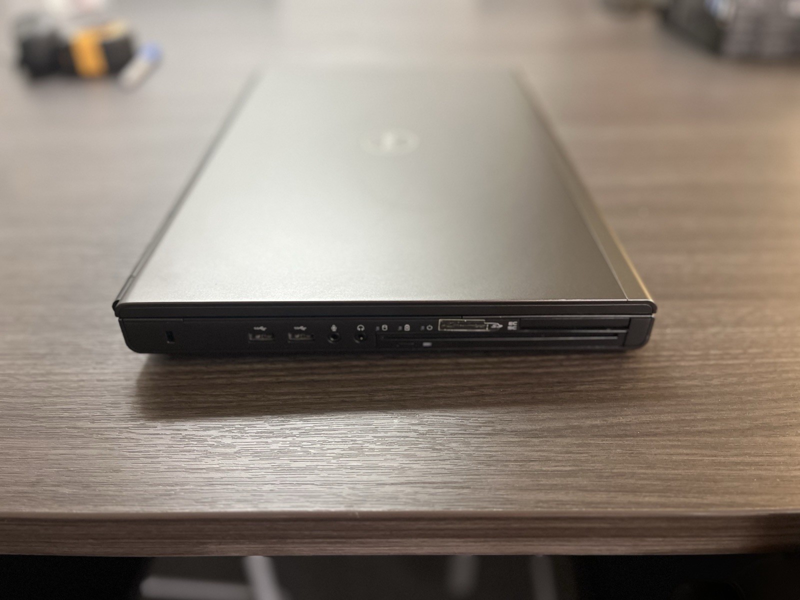Dell Precision M6800 i7 8GB 256GB SSD Hybrid Graphics 17″ Win 10 Pro Gray