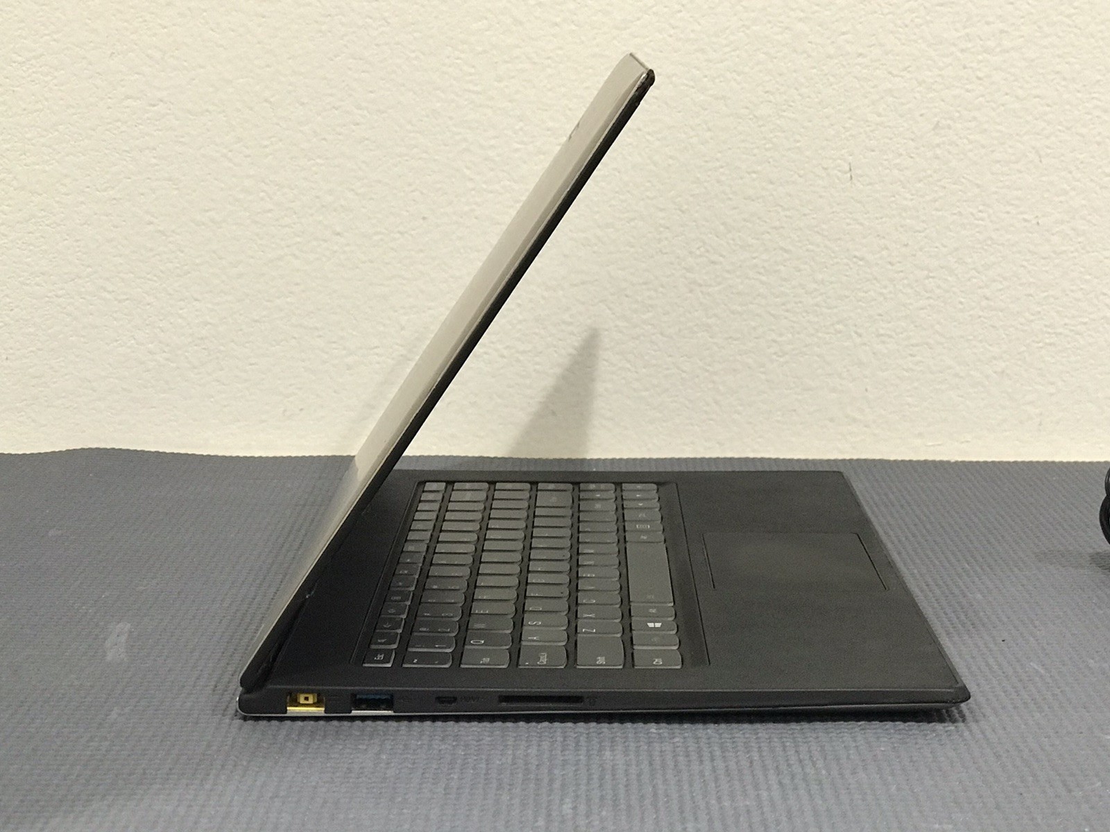 Lenovo Yoga 2 Pro 13.3″ QHD + Touch Laptop LCD i7-4510U 8GB RAM 256GB SSD Win10