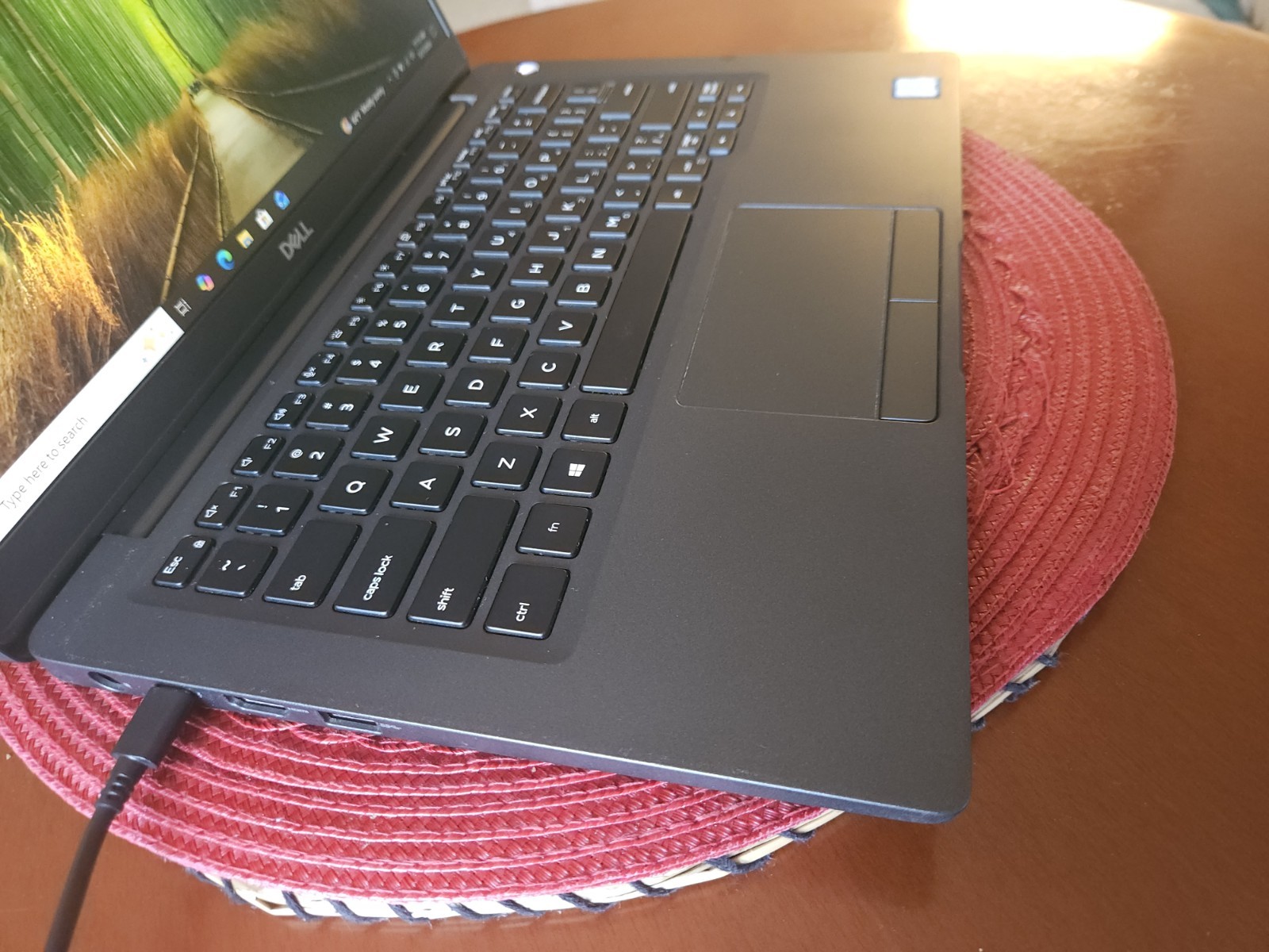 Dell Latitude Laptop 7400 i7 16gb Ram 256gb SSD NVMe Drive 14″ Screen Windows…