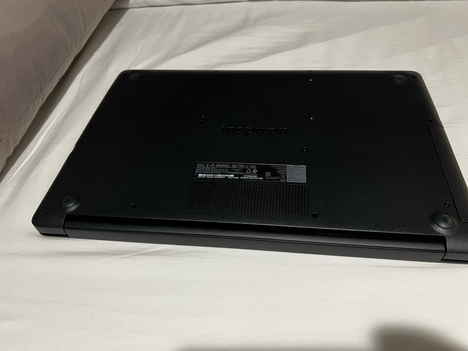 Dell Inspiron 3793 17.3″ Intel i7-1065G7 8GB Ram 512GB SSD Windows 11