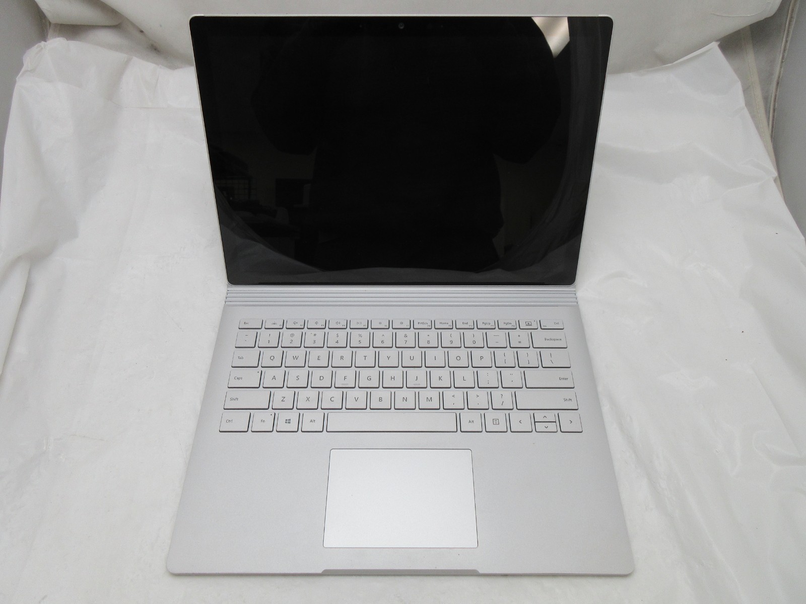 Microsoft Surface Book 3 13.5″ : I7-1065G7 1.3GHz : 16GB RAM : 256GB SSD : No OS