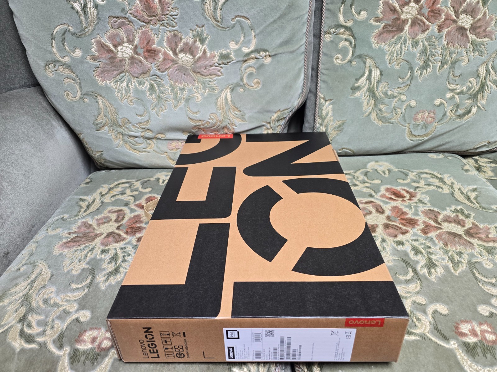 Lenovo Legion Pro 5i U9 275HX 32GB 1TB RTX 5070 Ti QHD+ OLED Gaming Laptop