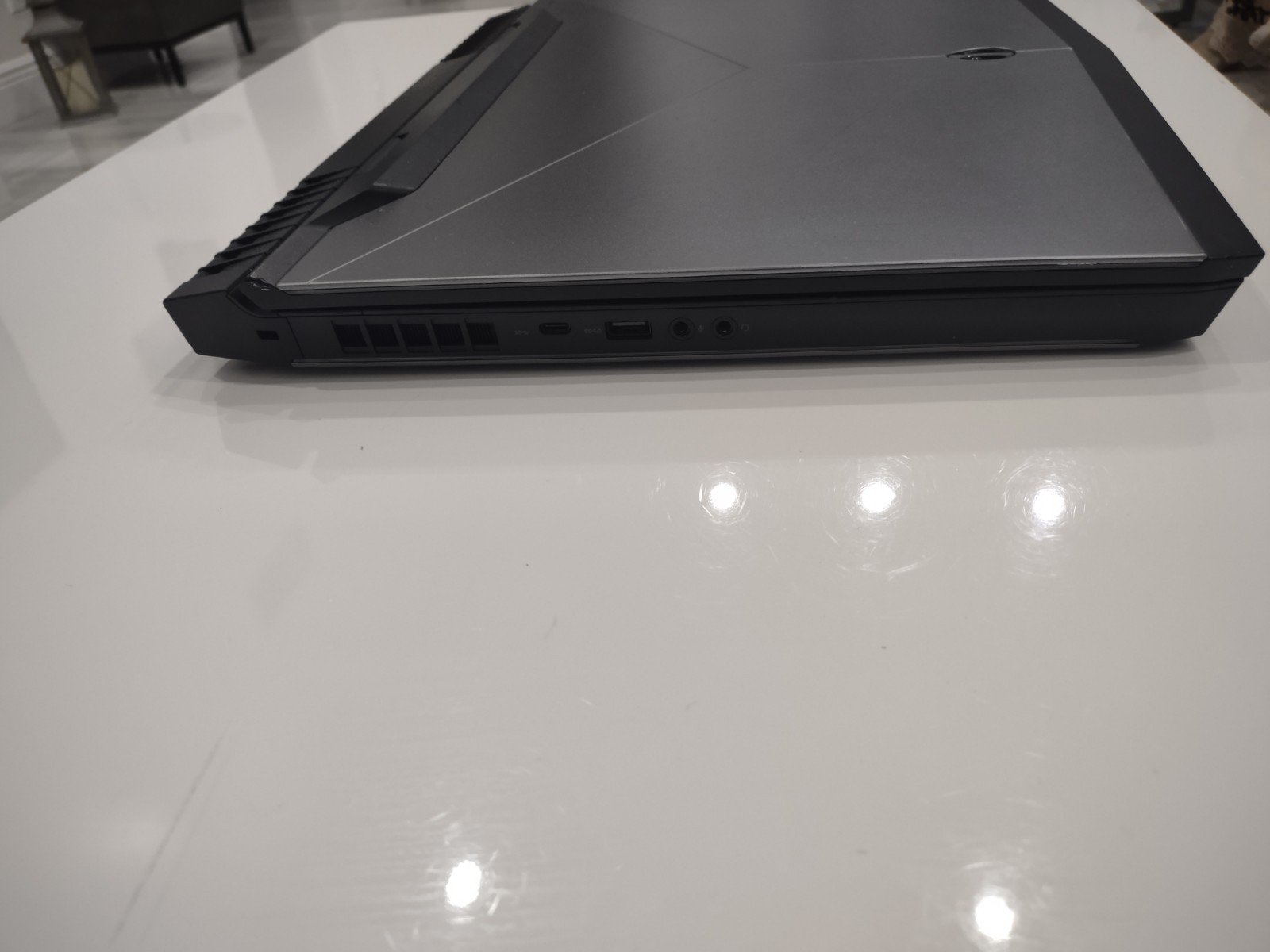 Dell Alienware 17 R4 Gaming 120Hz 2.90GHz i7-7820HK 16GB 1TB HDD GeForce GTX1080