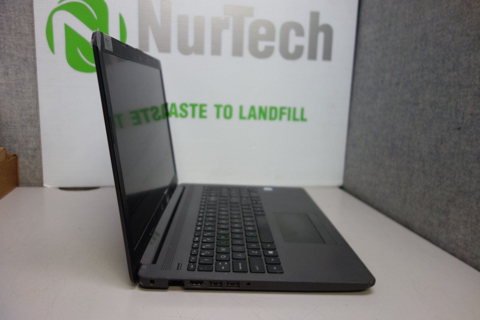 HP 250 G7 Notebook 15.6″ i5 1.6GHz 16GB/256GB m2 SSD [NO OS] Laptop +AC[BADBTRY]