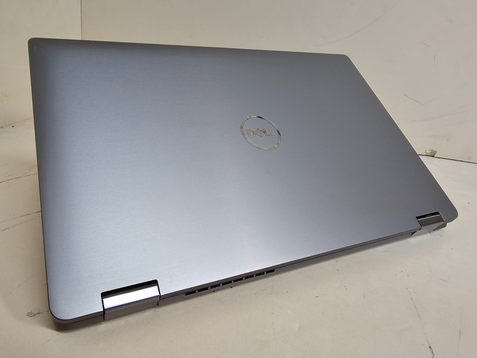 Dell Latitude 7410 2-in-1 Laptop – 1.8 GHz i7-10610U 16GB 256GB 14″ Touchscreen