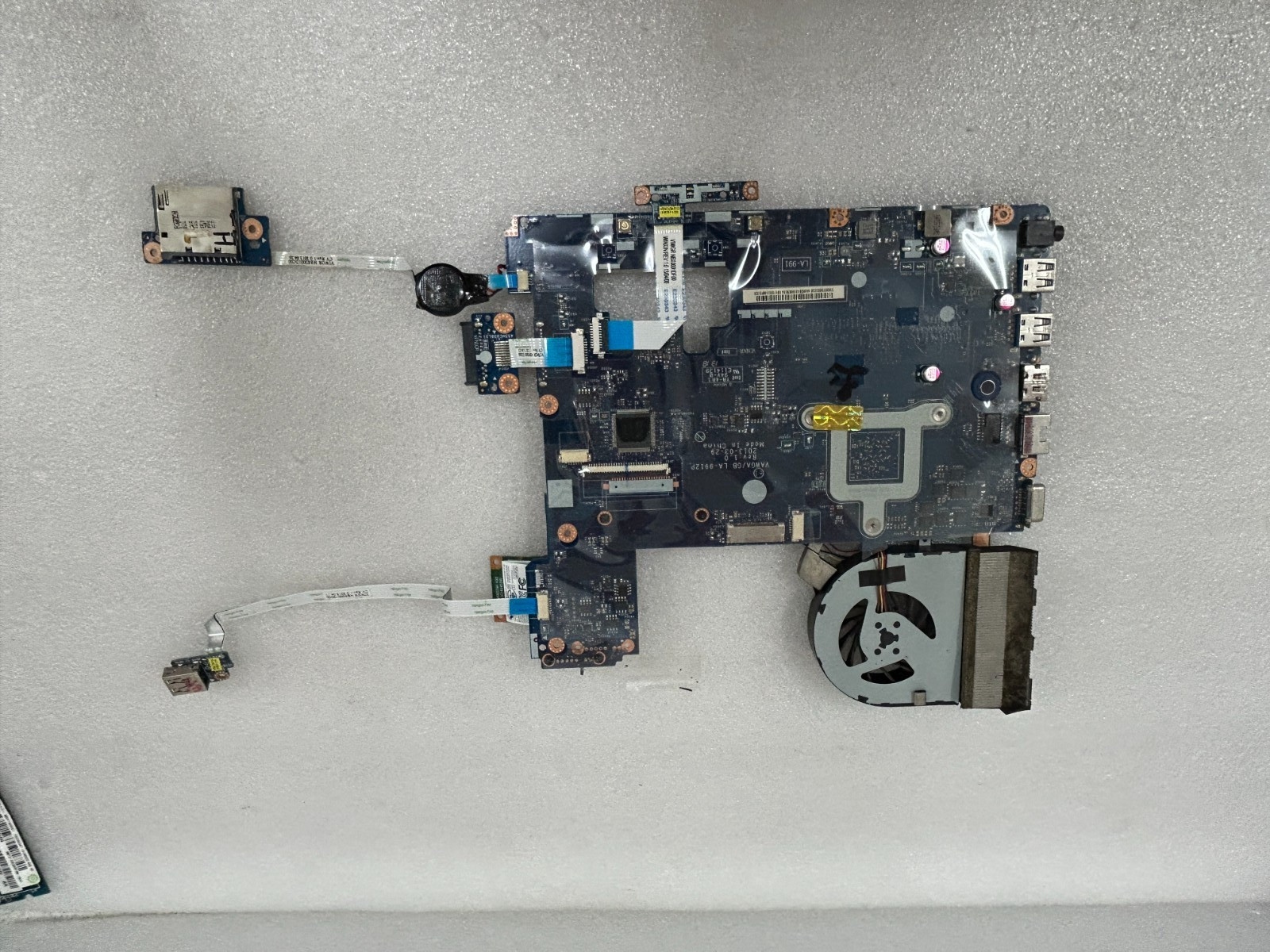 OEM LENOVO G505 Motherboard AMD E1-2100 APU W/RADEON HD Graphics 1.0 LA-9912P