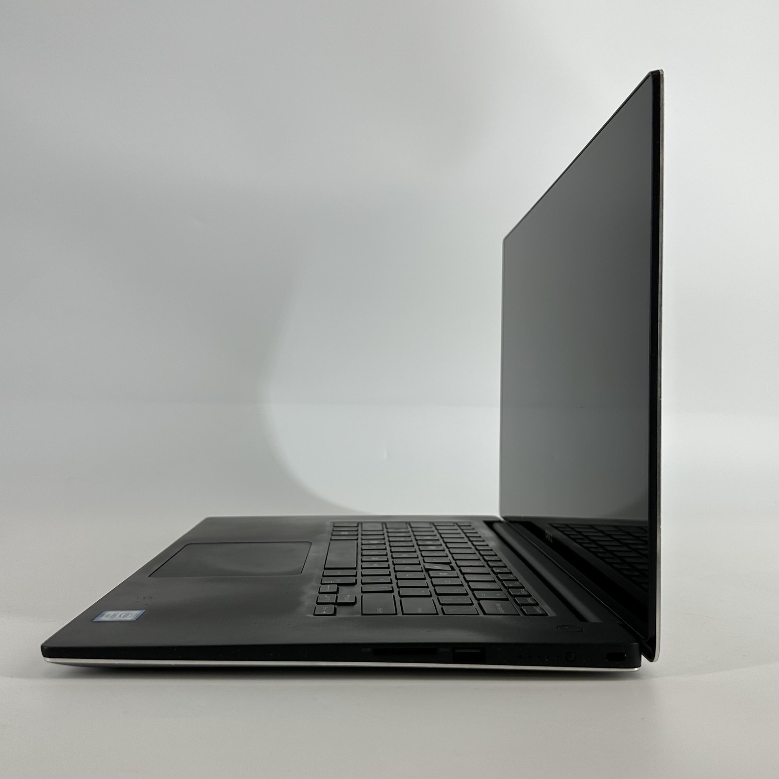 Dell XPS 15 9550 4K TOUCH i7-6700HQ 2.60GHz 32GB 1TB SSD GTX 960M – Bad Battery