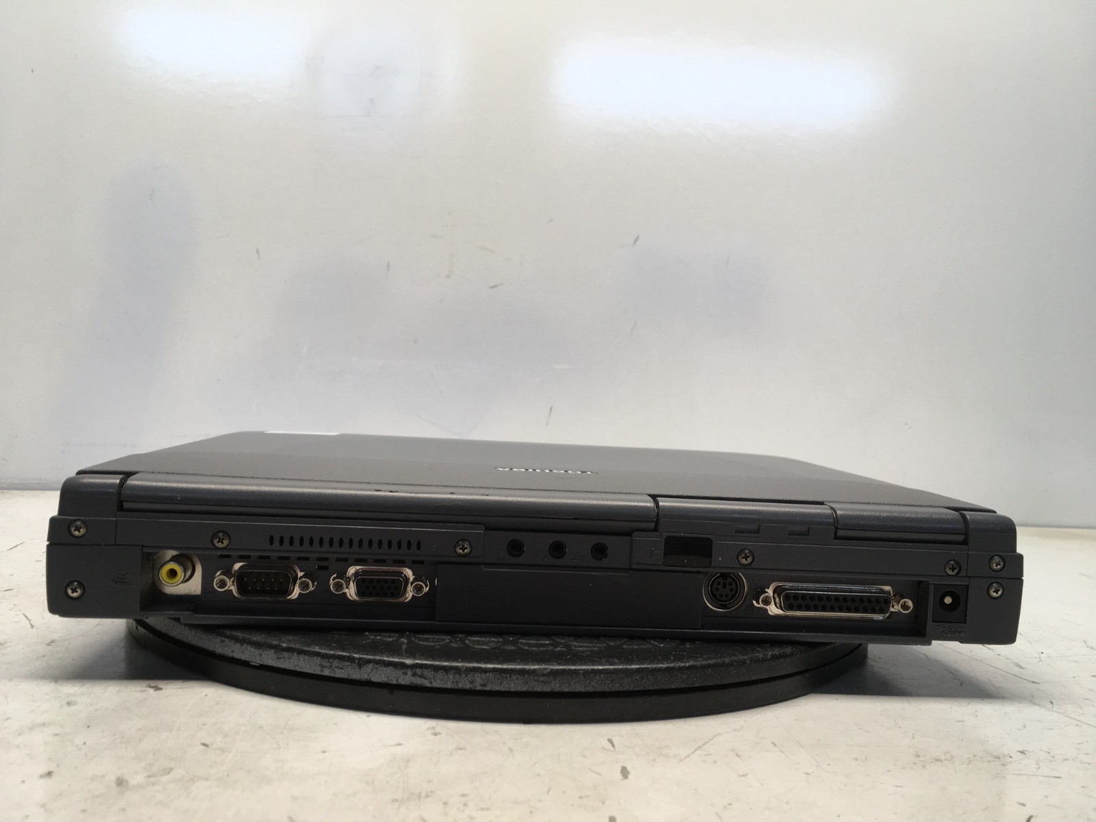 Toshiba Tecra 8000 Intel Pentium II 300MHz 98 MB NO HDD