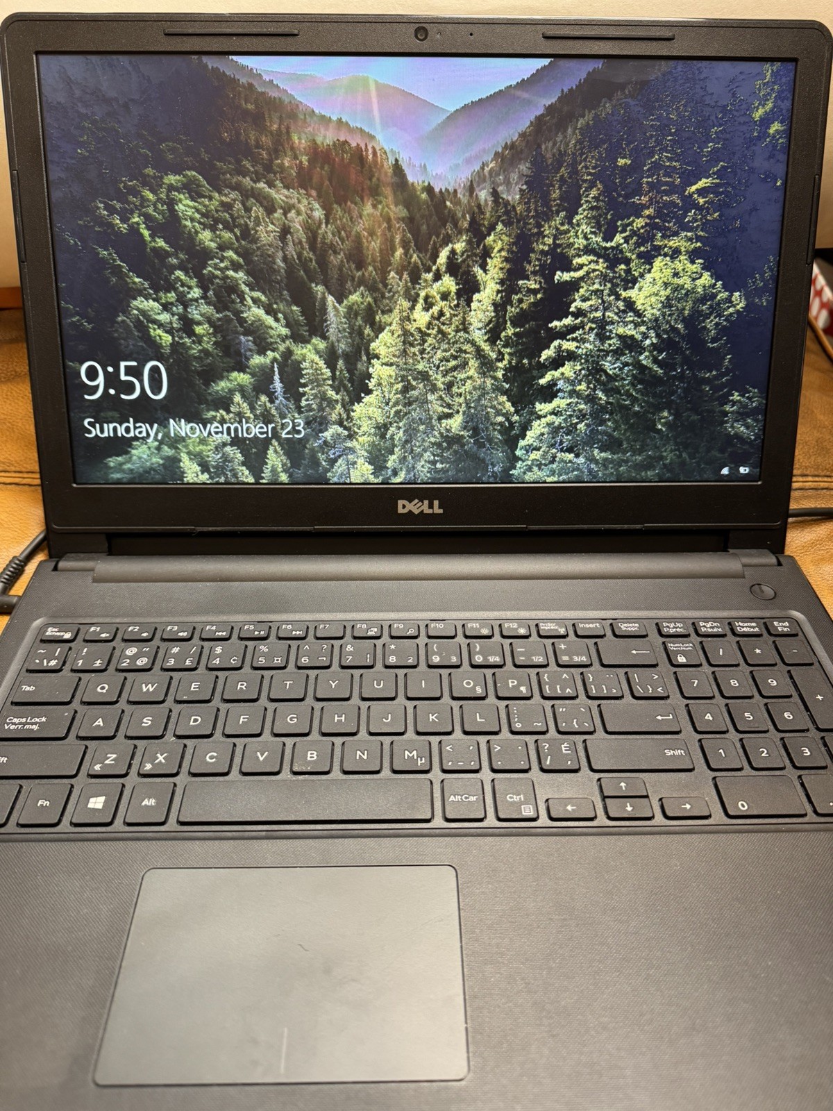 Dell Inspiron 15-3565/Amd A6-9225 2.60 ghz/4gb/1TB/Windows 10 Home No Power Cord