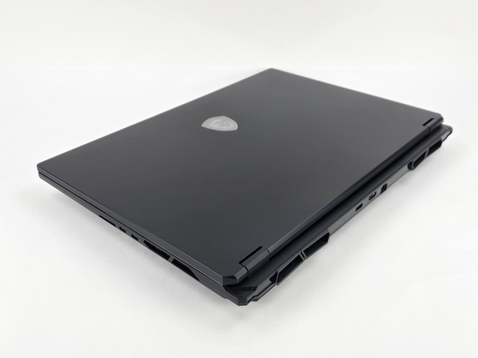 MSI Stealth 18 AI Studio 18″ UHD+ Ultra 9 185H 32GB 1TB RTX 4080 – Used – READ