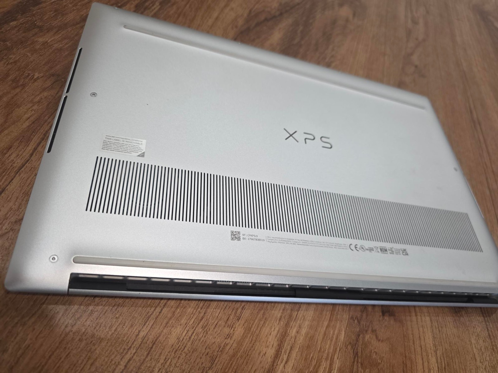 Dell XPS 15 9510 i7-11800H 16GB 512GB SSD RTX 3050 Ti NEW Battery Mint FHD+